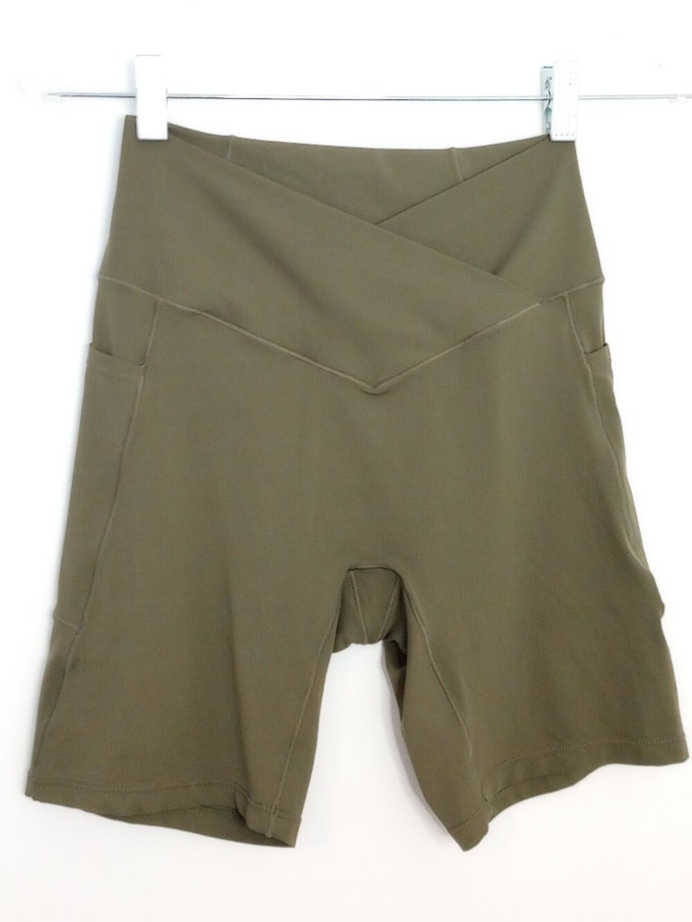 Halara SoftlyZero™ Green Crossover High Waist Pocket Yoga Biker Shorts NWOT